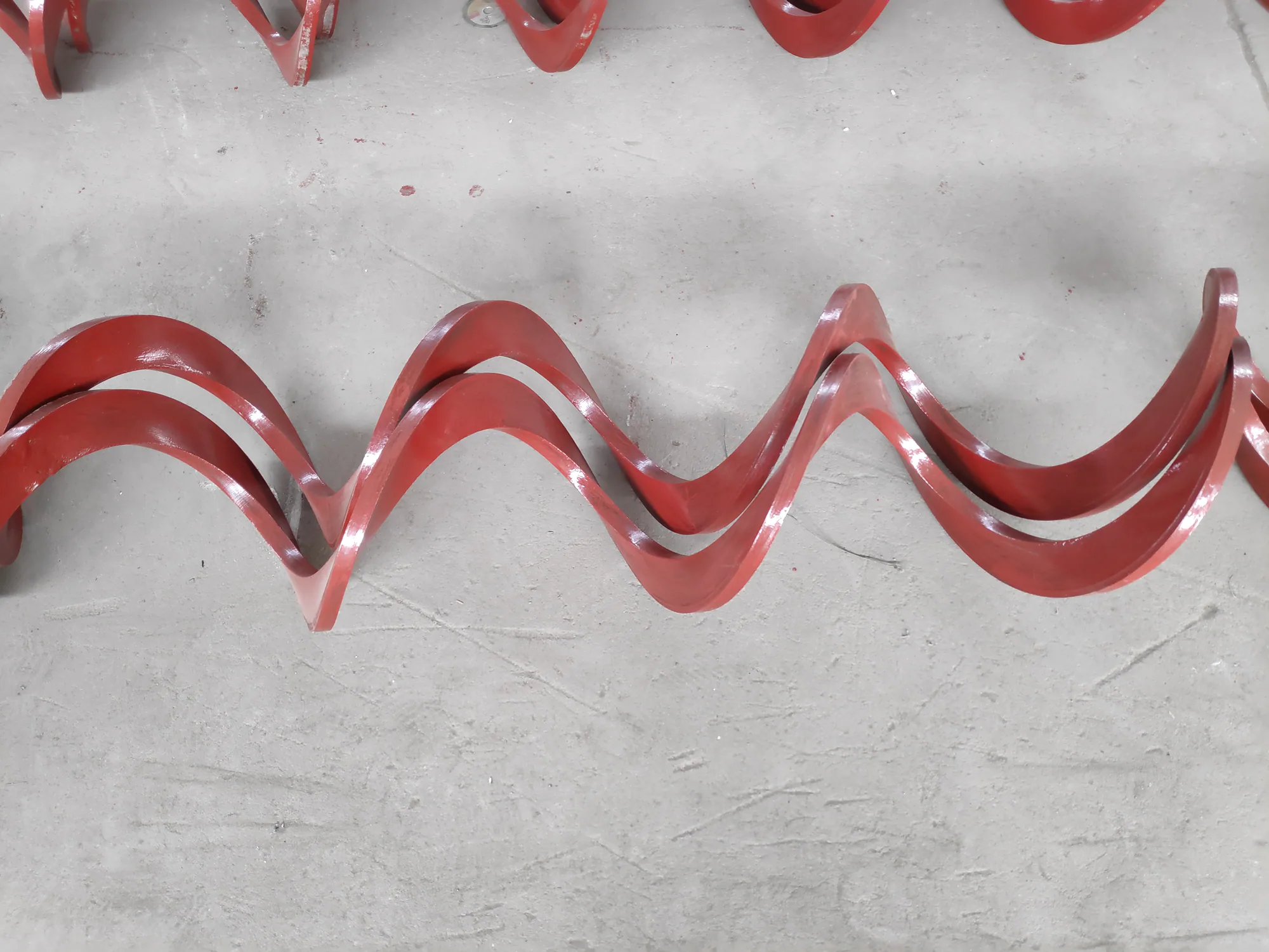 Continuous constant-thickness auger flight Continuous constant-thickness auger flight