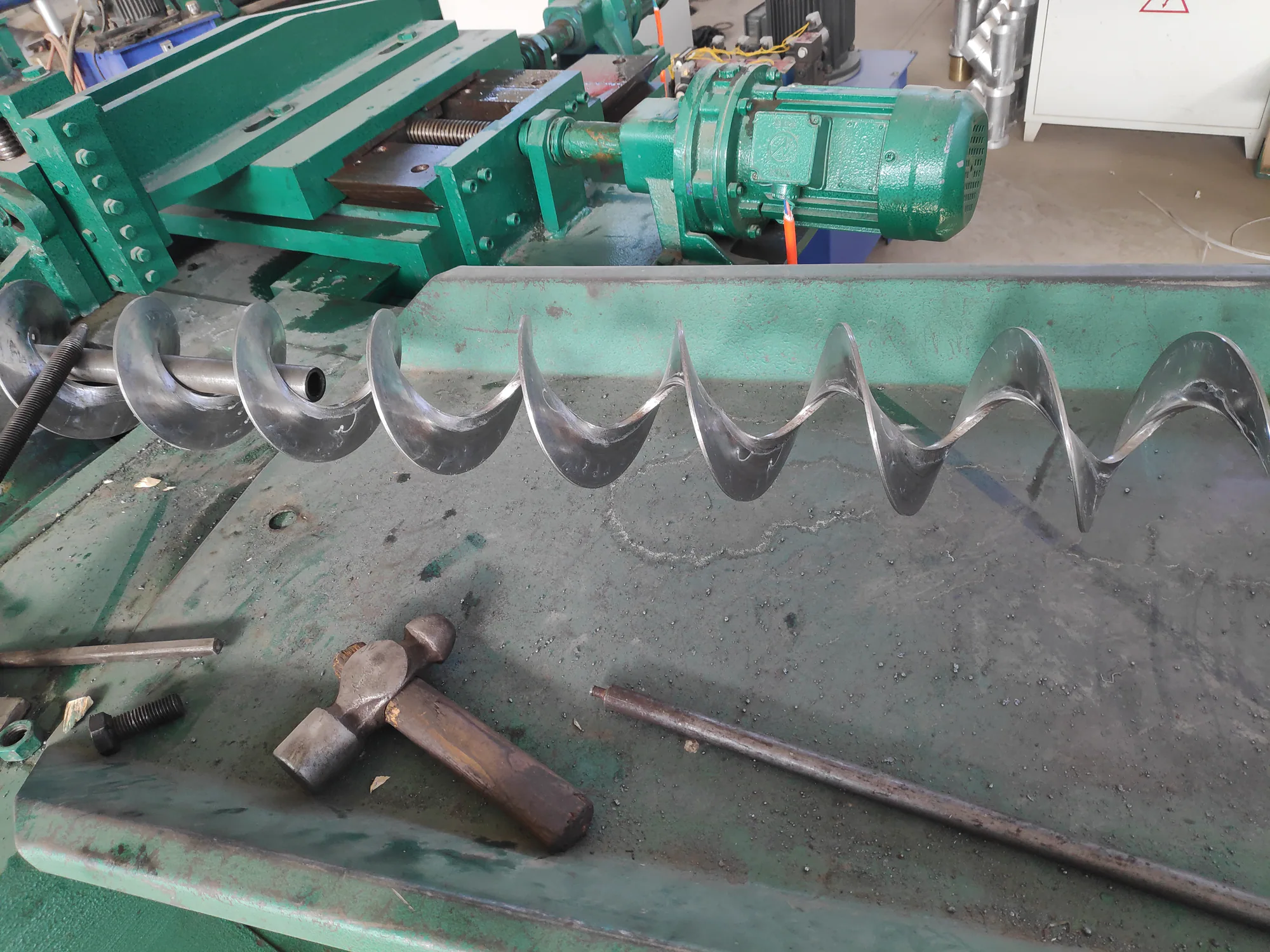 GX130-6M screw flight cold rolling machine for continuous spiral flight production