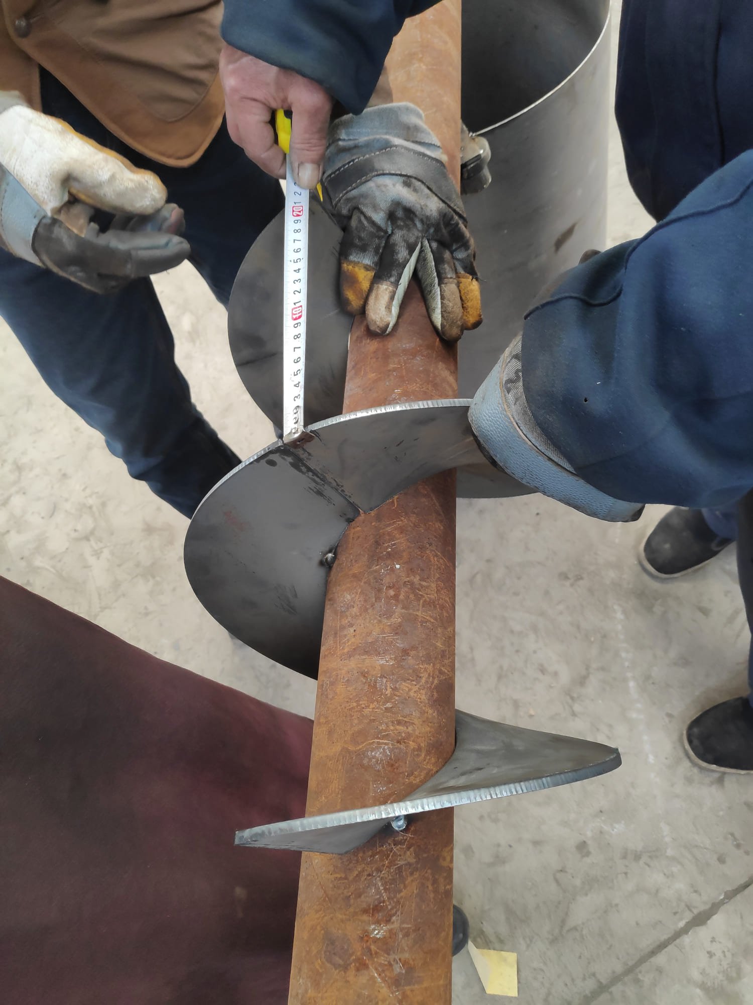 Industrial sectional spiral blade manufactured for replacement screw flights Industrial sectional spiral blade manufactured for replacement screw flights